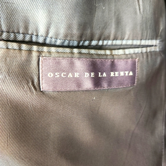 Oscar DeLaRenta Navy Suit Jacket. Suze 48R. Beautiful coat. - Picture 3 of 4